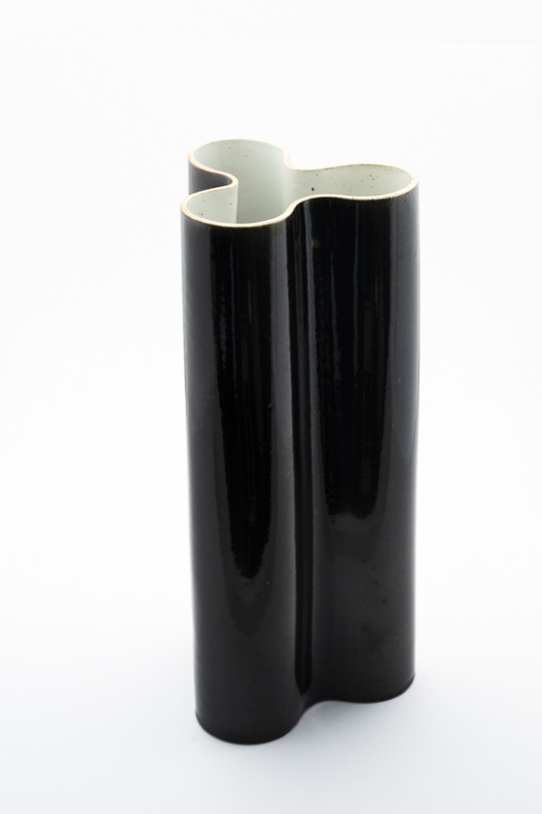 Vase Mørk